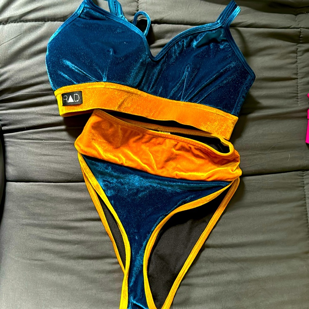 NWOT Rad pole wear set, size M